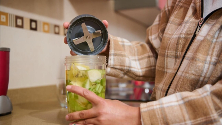 ಕಿವಿ-ಆಪಲ್ ಜ್ಯೂಸ್ ರೆಸಿಪಿ (Kiwi-Apple Juice Recipe) 6 ಕಿವಿ-ಆಪಲ್ ಜ್ಯೂಸ್
