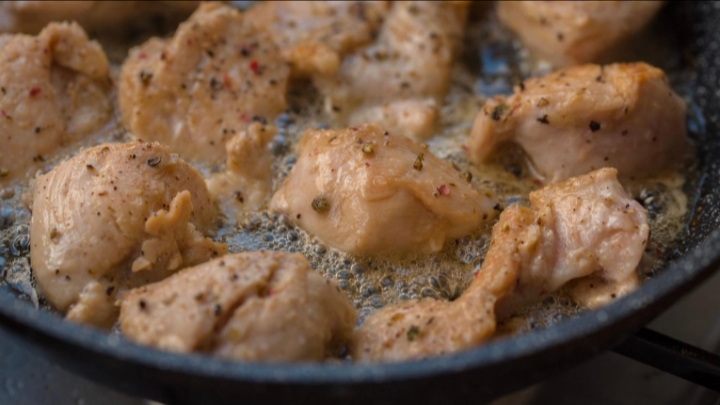 ಕ್ರೀಮಿ ಪಾಲಕ್ ಚಿಕನ್ ರೆಸಿಪಿ (Creamy Palak Chicken Recipe) 4 ಕ್ರೀಮಿ ಪಾಲಕ್ ಚಿಕನ್