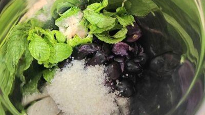 ನೇರಳೆ ಹಣ್ಣಿನ ಜ್ಯೂಸ್ (Jamun Juice) ಸಂಪೂರ್ಣ ರೆಸಿಪಿ 4 ನೇರಳೆ ಹಣ್ಣಿನ ಜ್ಯೂಸ್