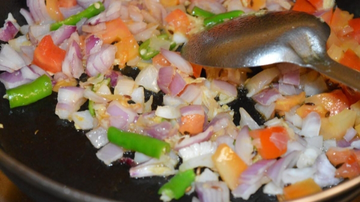 ಗೋಂಗೂರ ಚಿಕನ್ ರೆಸಿಪಿ | Gongura Chicken Recipe in Kannada 5 ಗೋಂಗೂರ ಚಿಕನ್