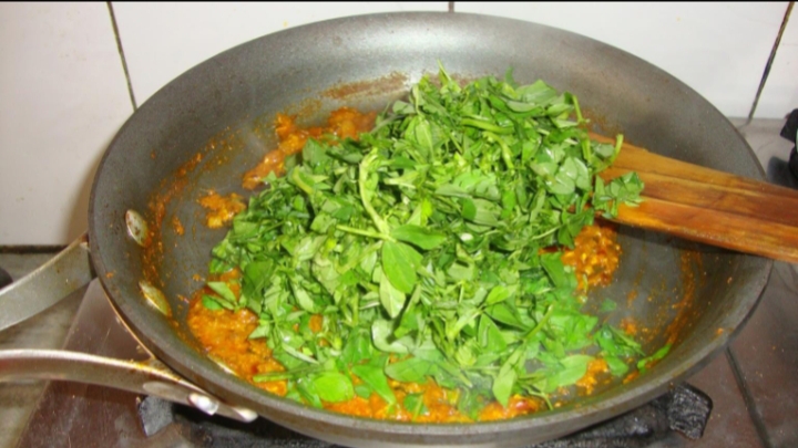 ಮೆಂತ್ಯೆ ಮಲಾಯಿ ಚಿಕನ್