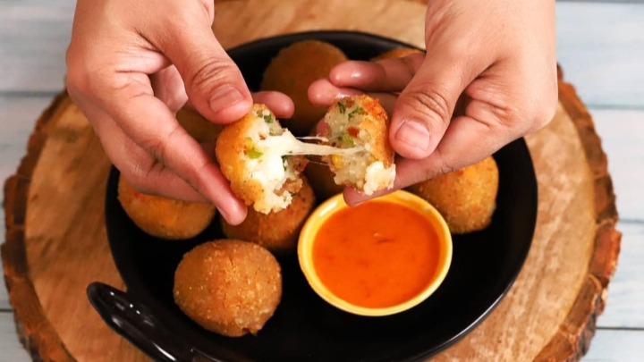 ಪನೀರ್ ಲಾವಾ ಬಾಲ್ಸ್ (Paneer Lava Balls) ಹೊರಗೆ ಕ್ರಿಸ್ಪಿ, ಒಳಗೆ ಚೀಸ್ ಲಾವಾ ತುಂಬಿದ ರುಚಿಕರ ಸ್ನ್ಯಾಕ್ 1 ಪನೀರ್ ಲಾವಾ ಬಾಲ್ಸ್